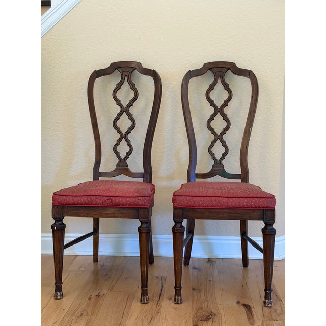 Wood Vintage Banded Mahogany Double-Pedestal Dining Table (Seats 10-12) With 2 Documented 1971 Hickory Mfg. Co. Chairs & 2 Queen Anne-Style Armchairs For Sale - Image 7 of 13
