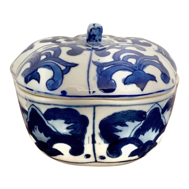 Blue and White Chinoiserie Ceramic Box For Sale