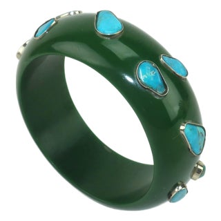 Lucite Bakelite Style Bangle Dark Green Bracelet With Inlaid Turquoise For Sale