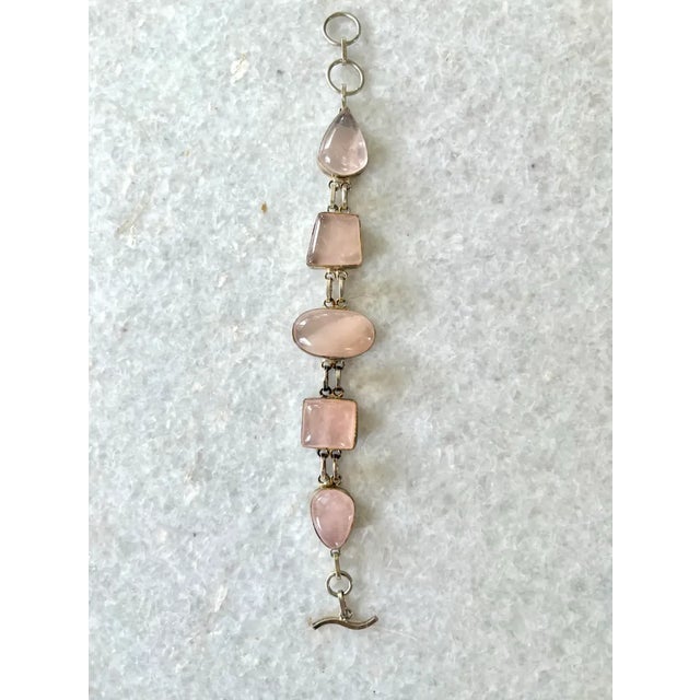 1980s Vintage Rose Quartz and Sterling Silver Link Wrap Bracelet For Sale - Image 5 of 6