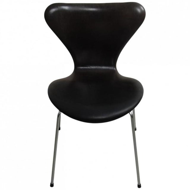 Seven Chairs in Patinated Black Anilin Leather by Arne Jacobsen, 2000s, Set of 4 For Sale - Image 4 of 18