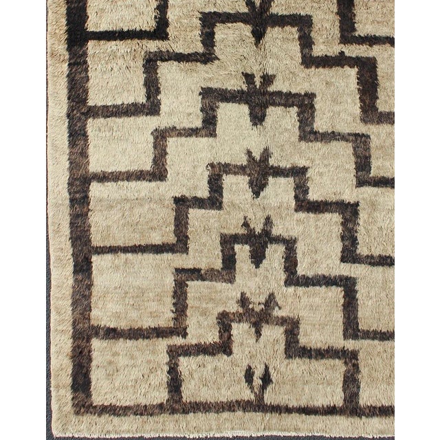 Vintage Mid-Century Turkish Tulu Rug With Connected Tribal Pattern in Brown and Cream For Sale - Image 4 of 13