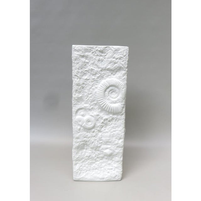 Ceramic White Bisquit-Porzellan Vase from Ak Kaiser, 1970s For Sale - Image 7 of 18
