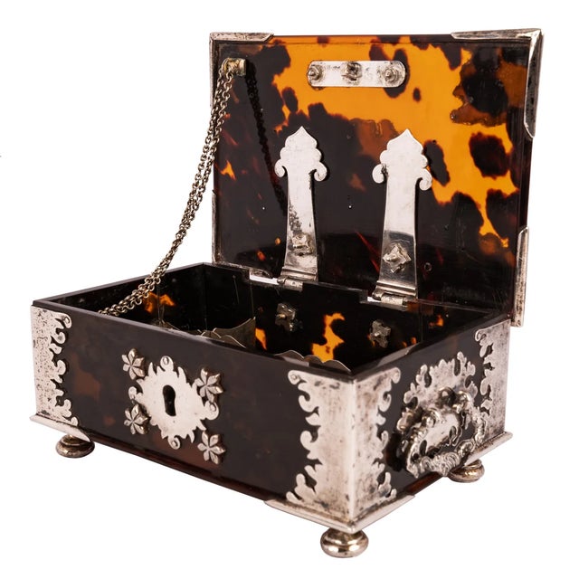 Antique 18th Century Dutch Colonial Voc Batavian Silver Casket for Betelnut 1750 For Sale - Image 9 of 11