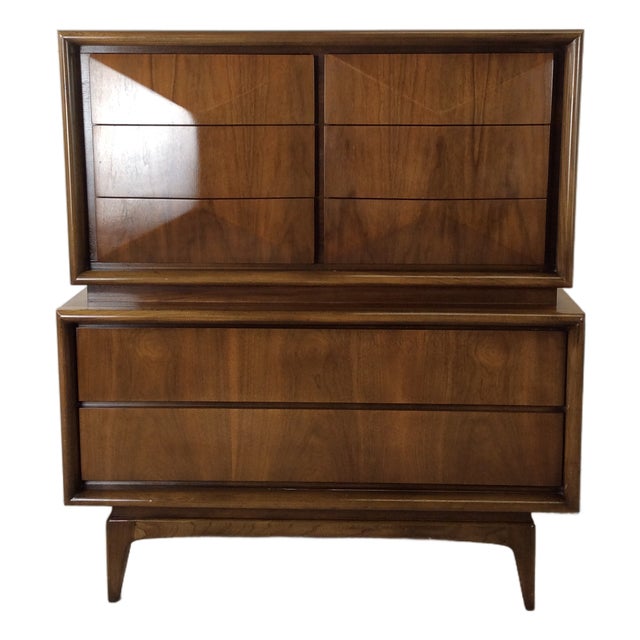 Mid Century Modern Highboy Dresser With Diamond Fronts by United Furniture For Sale