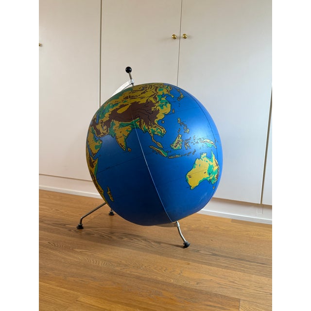 Schul Knickmann, Floor Inflatable Physical Globe on Tripod Stand, Hamburg Germany 1950s For Sale - Image 11 of 11