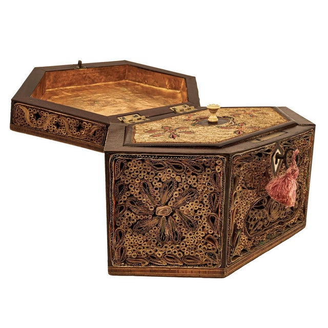 Antique 18th Century Georgian Mahoghany Paper Scroll Work Tea Caddy Box 1780 For Sale - Image 4 of 12