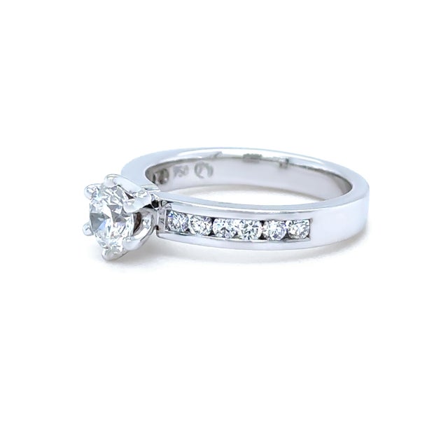 Contemporary 18ct White Gold Round Brilliant Cut Diamond Ring 0.95ct 5.75g, Size 6 For Sale - Image 3 of 10