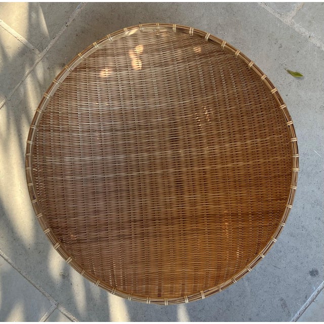 Late 20th-Century Nicely-Sized Contemporary Winnowing-Style Handwoven Bamboo Basket For Sale - Image 16 of 17