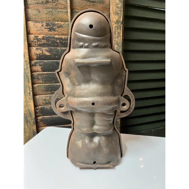 American 1940s Griswold Mfg Co Santa Cake Cast Iron Mold For Sale - Image 3 of 9