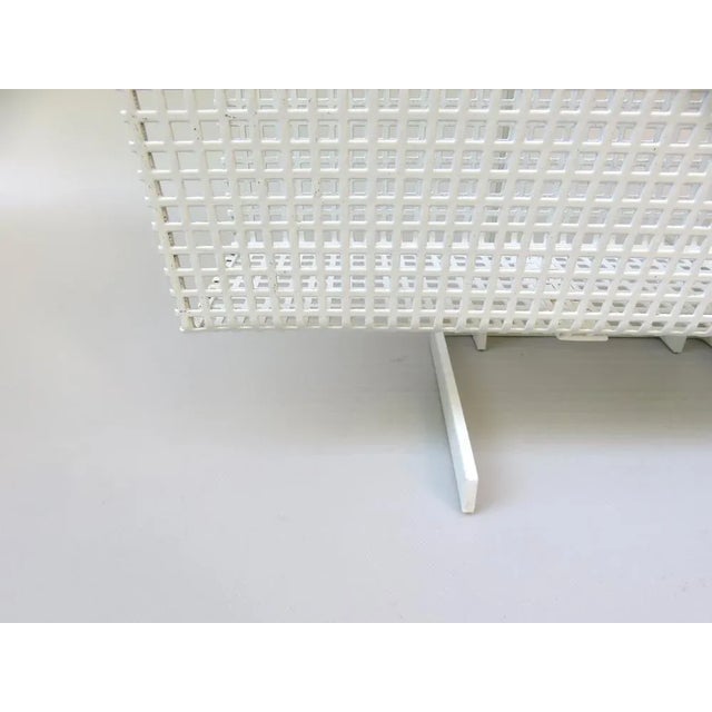White Powder-Coated Metal Magazine Rack, 1970s For Sale - Image 6 of 14