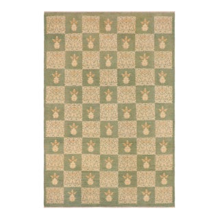 1990s 1990s Classic Sun Faded Green/Beige Hand Knotted Wool Rug - 9'8" X 13'5" For Sale