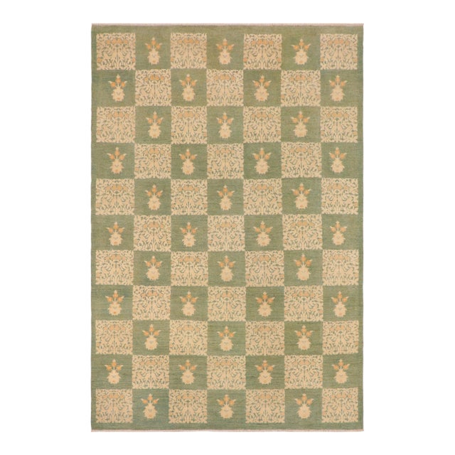 1990s 1990s Classic Sun Faded Green/Beige Hand Knotted Wool Rug - 9'8" X 13'5" For Sale