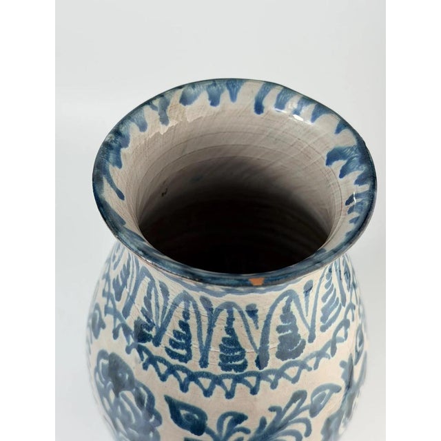 Mid-Century Spanish Hand-Painted Ceramic Fajalauza Pottery Vase, Granada, 1950s For Sale - Image 4 of 6