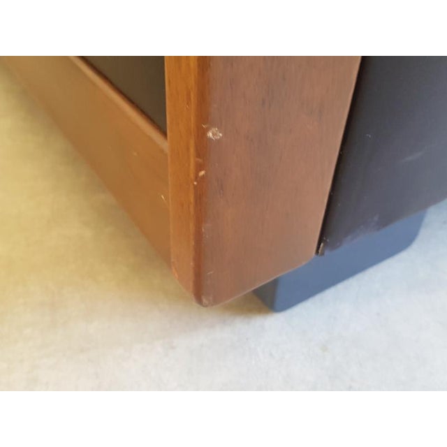 Mod. 920 Modular Sofas in Black Leather and Walnut by Afra & Tobia Scarpa for Cassina, 1967, Set of 2 For Sale - Image 13 of 18