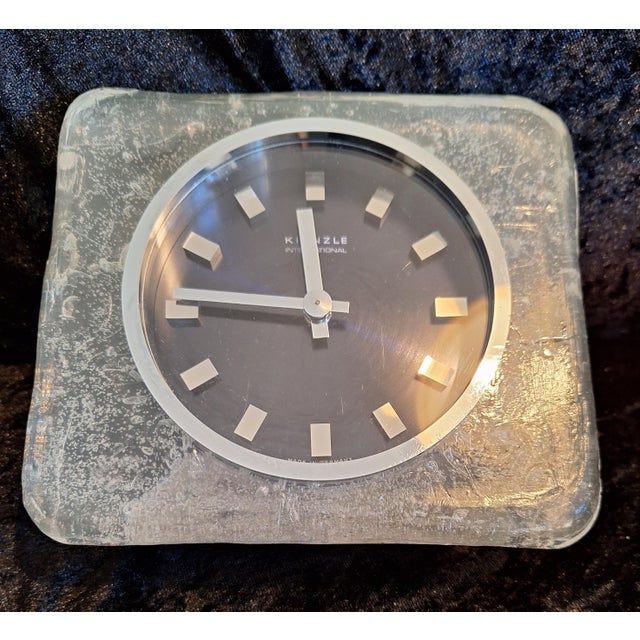 1970s Vintage Table Clock with Plastic Case from Kienzle, 1970s For Sale - Image 5 of 6