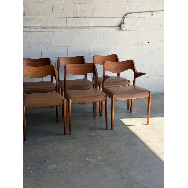 1960s j.l. Møller Teak Dining Chairs Set of 10 Models 55 and 71 Danish Mid-Century Modern 1960s For Sale - Image 5 of 15