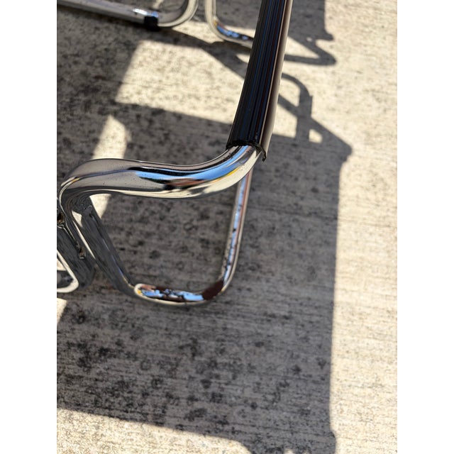 Late 20th Century Pair of Vintage Chrome and Black Sling Bar Stools, Bauhaus Style For Sale - Image 5 of 8