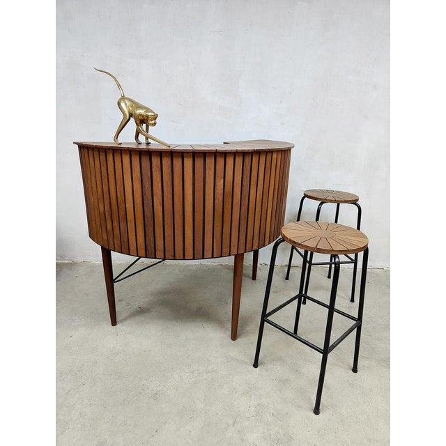Cocktail Time in Style, with this beautiful cocktail bar from the 60s you have a real eye-catcher at home. Country of...