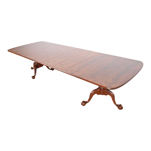 Henredon Georgian Flame Mahogany Double Pedestal Extension Dining Table, Newly Refinished For Sale