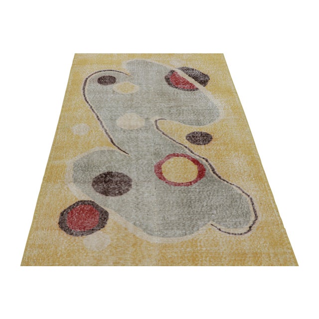 Art Deco 1960s Vintage Zeki Müren Art Deco Rug in Yellow With Abstract Pattern From Rug & Kilim For Sale - Image 3 of 7