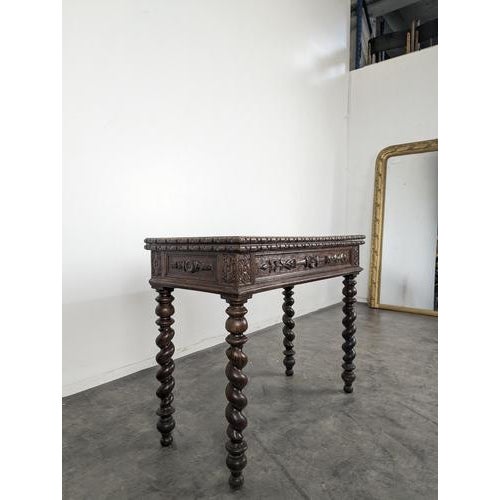 Louis XIII Oak Gaming Table, in Very Good conditions.