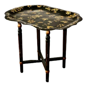 20th Century Italian Chinoiserie Style Lacquered and Gilt Tole Tray Table