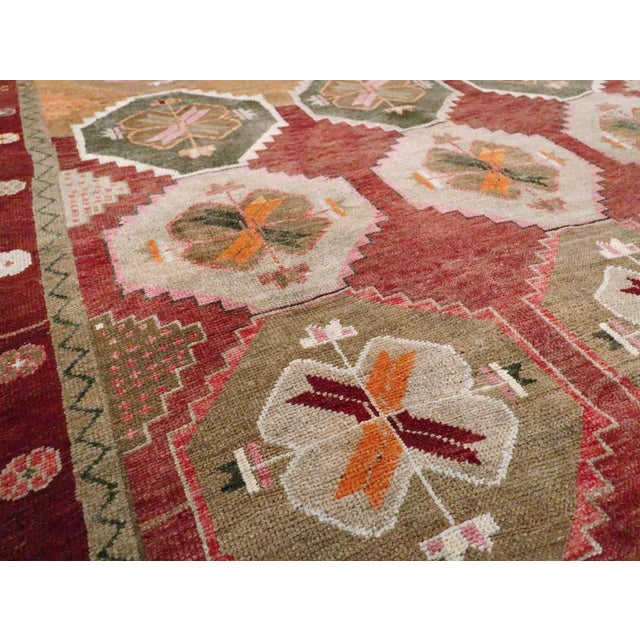 Galerie Shabab Collection Mid-20th Century Handmade Turkish Anatolian Room Size Gallery Carpet For Sale In New York - Image 6 of 10