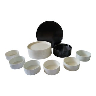 1960s Modernist Massimo Vignelli for Heller Melamine Black and White Dining Set- 19 Pieces For Sale