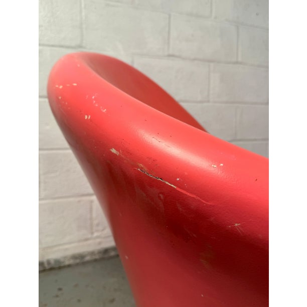 Late 20th Century Late 20th Century Post-Modern Freeform Amoeba Coral Pink Fiberglass Bench For Sale - Image 5 of 9