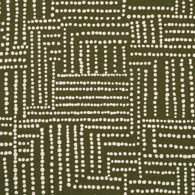 Contemporary SAMPLE - Schumacher X Johanna Ortiz Coco Hand Screen Print Fabric In Palm Tree Green For Sale - Image 3 of 4