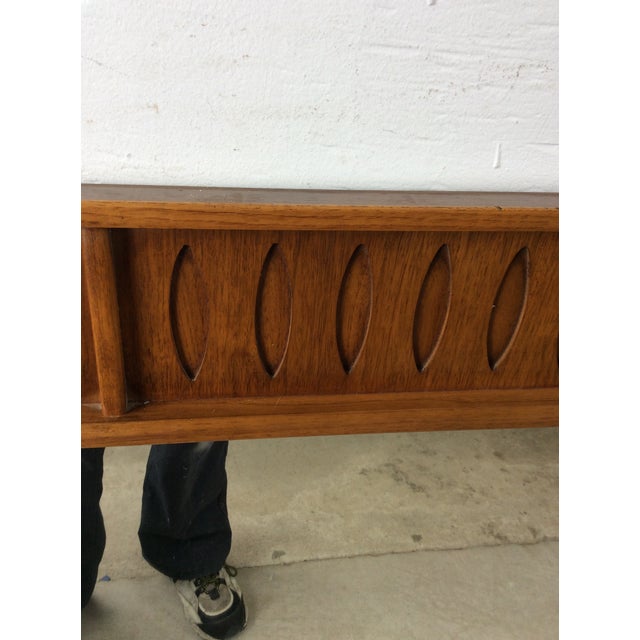 Thomasville Mid Century Modern Long Rectangular Wall Mirror With Unique Carved Detail at Top of Frame For Sale - Image 4 of 16