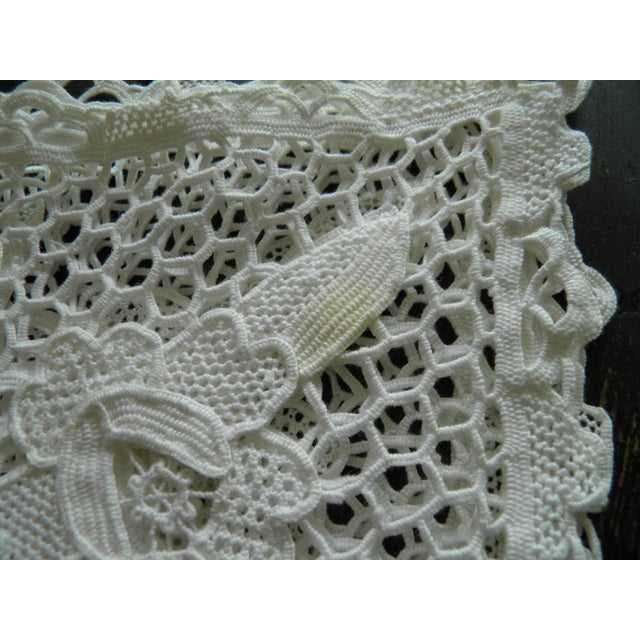 Vintage Italian White Linen "Punta in Aria" Needle Lace Placemats - Set of 5 For Sale - Image 4 of 4