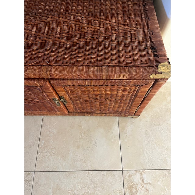 1970s Chinoiserie Handwoven Wicker and Brass Two-Door Storage Trunk 2 Door Cabinet For Sale - Image 12 of 12