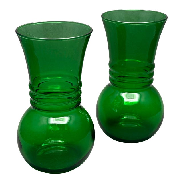 Vintage Pair of MCM Anchor Hocking Forest Green Ribbed Vases For Sale