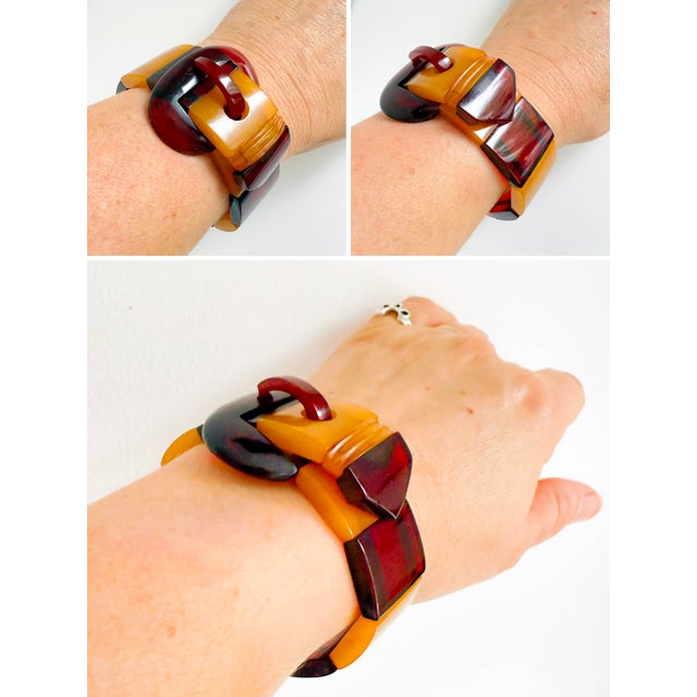 Vintage Art Deco Style Bakelite Catalin Bracelet with Cherry Juice and Butterscotch Panels, 1940s For Sale - Image 12 of 14