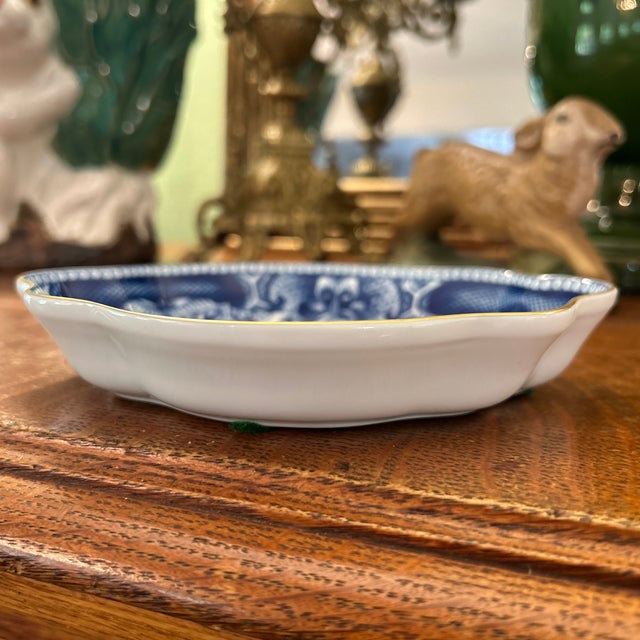 Ceramic 1990s Mottahedeh “Mandarin Bouquet” 6” Chinoiserie Lobed Tray or Trinket Dish For Sale - Image 7 of 10