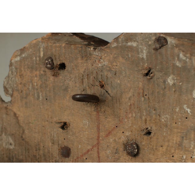 Brown 18th Century French Baroque Carved Giltwood Cherub Head Fragment Wall Ornament For Sale - Image 8 of 12