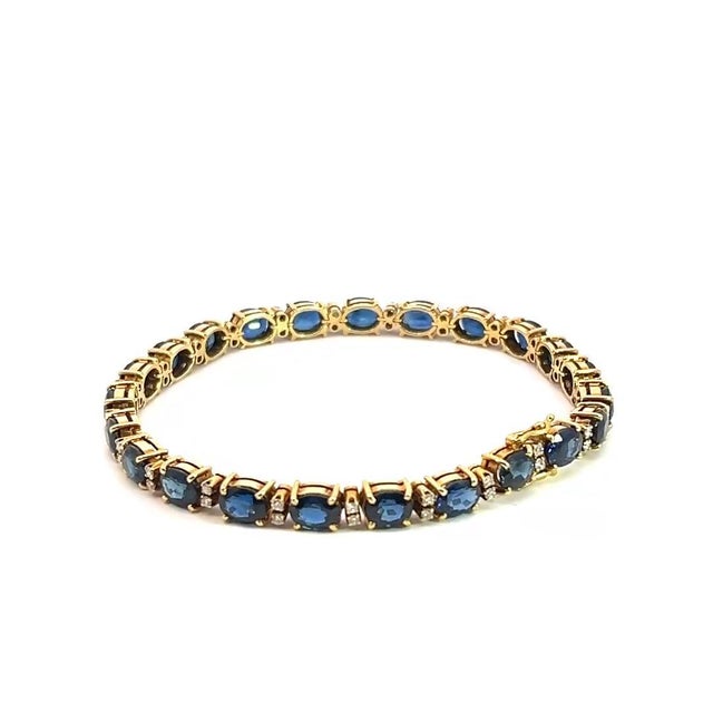 Contemporary Gia Certified 18k Yellow Gold Diamond & Sapphire Tennis Bracelet - 7in For Sale - Image 3 of 4