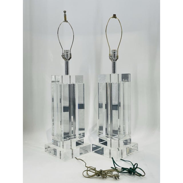 Mid-Century Modern Pair of 1970s Lucite Table Lamps Attb to "Les Presmatiques" For Sale - Image 3 of 12