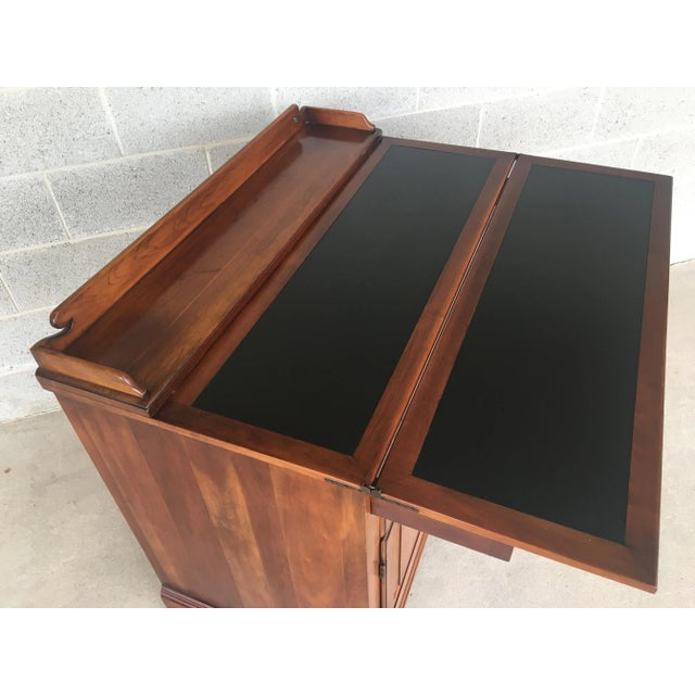 Statton Old Towne Finish Cherry Chippendale Style 2 Drawer Flip Top Server For Sale In Philadelphia - Image 6 of 11
