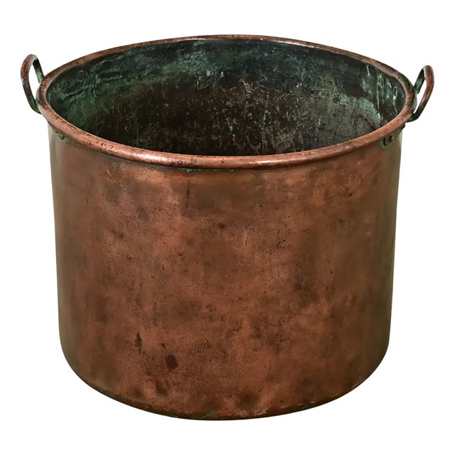 English 19th Century Copper Pot For Sale