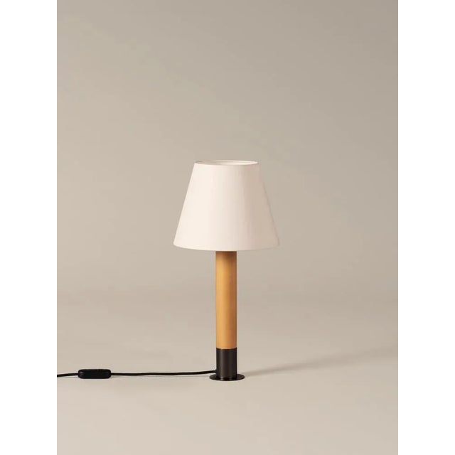Contemporary Bronze and White Básica M1 Table Lamp by Santiago Roqueta for Santa & Cole For Sale - Image 3 of 7