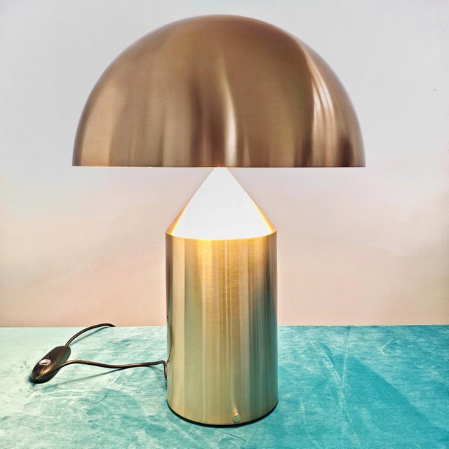 Metal Atollo Table Lamp in Gold Metal by Vico Magistretti for Oluce, 2010s For Sale - Image 7 of 11