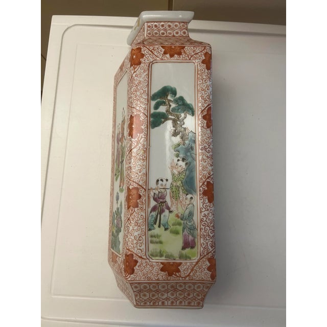 Late 20th Century Chinese Hand Painted Vase For Sale - Image 4 of 9