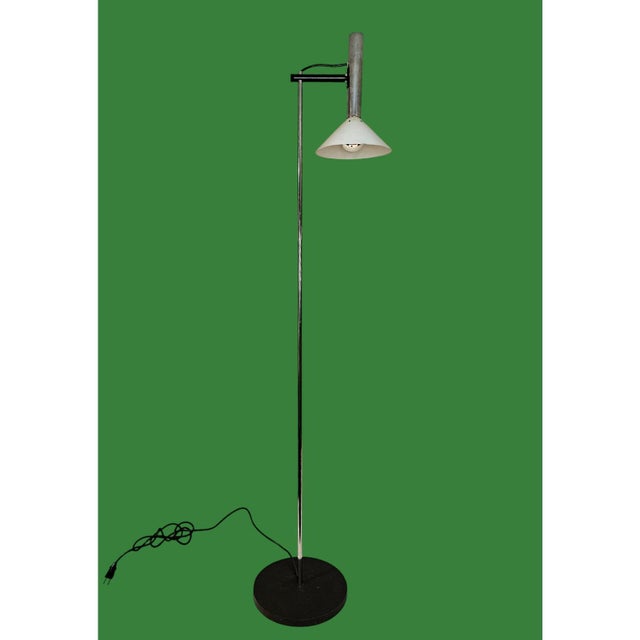 Vintage Robert Sonneman [Unsigned] Chrome Floor Lamp With Adjustable Articulating Head For Sale - Image 9 of 10