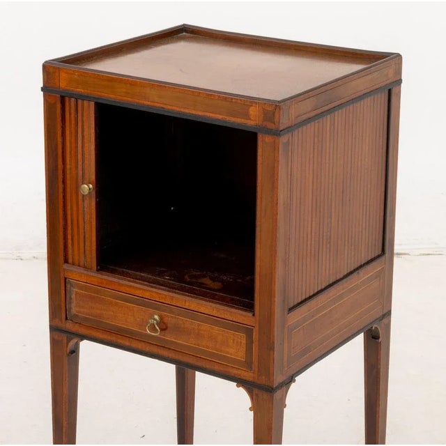 Hepplewhite Mahogany Bedside Table, C. 1800 For Sale In New York - Image 6 of 8