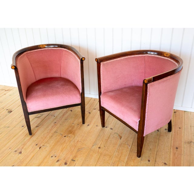 Antique Art Nouveau Edwardian Barrel Back Tub Armchairs in Mahogany and Pink Upholstery, 1910, Set of 2 For Sale - Image 17 of 18