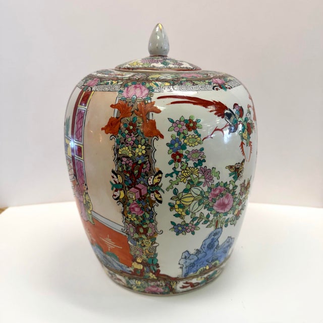 Make a chinoiserie statement with this large rose medallion ginger jar with lid. If you want a pair there is another one...