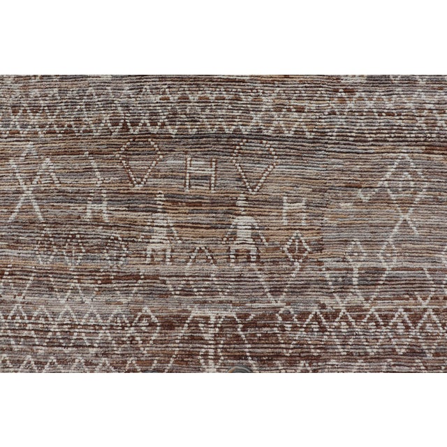 Brown Moroccan Style Distressed Modern Rug in Diamond Design in Earthy Tones 6'5 X 9'4 For Sale - Image 8 of 11